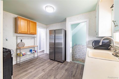 Tiny photo for 472 Mayflower Avenue, Lincoln Park City, MI 48146 (MLS # 20251060886)