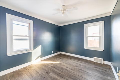 Tiny photo for 472 Mayflower Avenue, Lincoln Park City, MI 48146 (MLS # 20251060886)