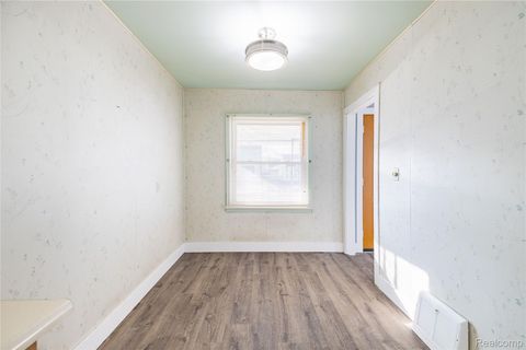 Tiny photo for 472 Mayflower Avenue, Lincoln Park City, MI 48146 (MLS # 20251060886)