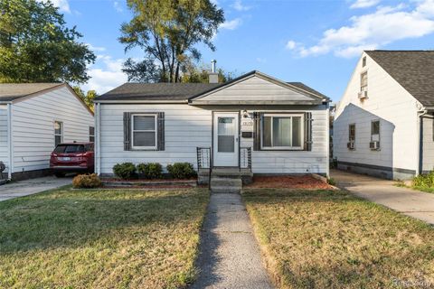 13119 Sherman Avenue Warren City MI 48089
