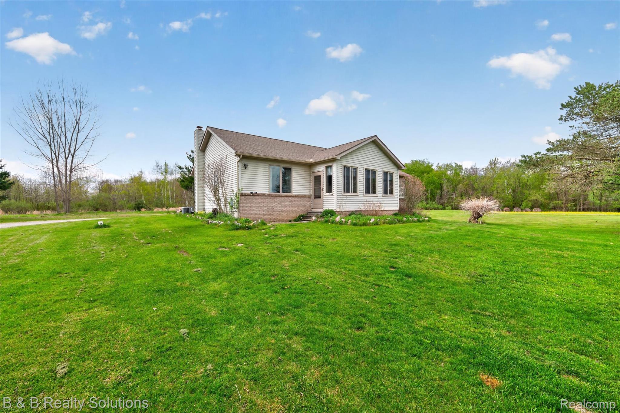 2927 N Blacks Corners Road