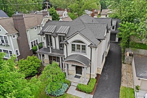 1897 Norfolk Street Birmingham City MI 48009