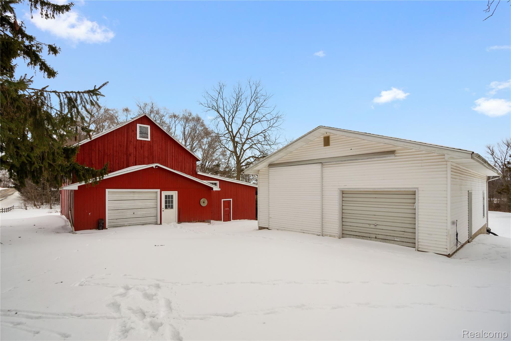 9322 Rossman Highway