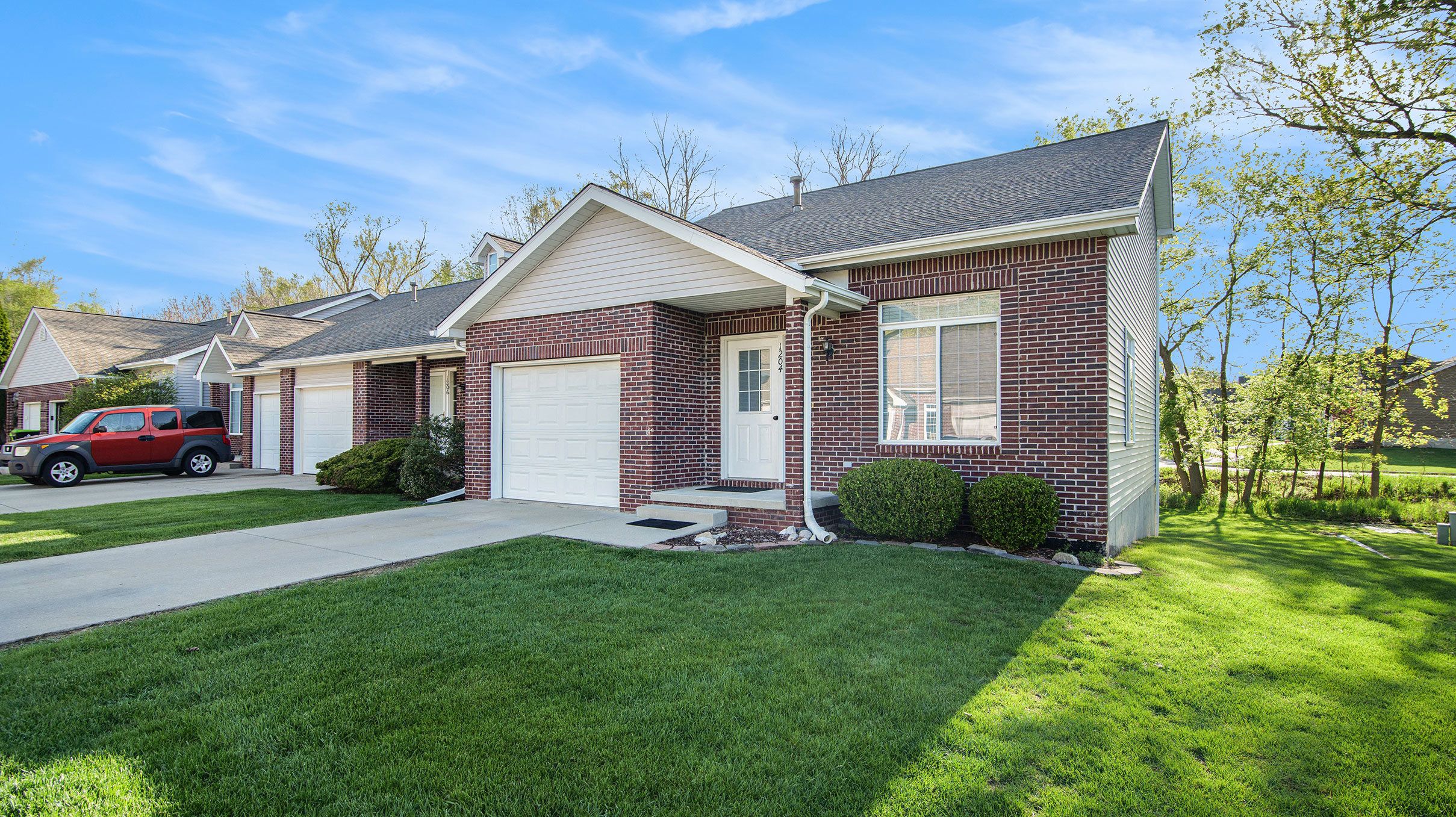 1204 EASTOAK Drive