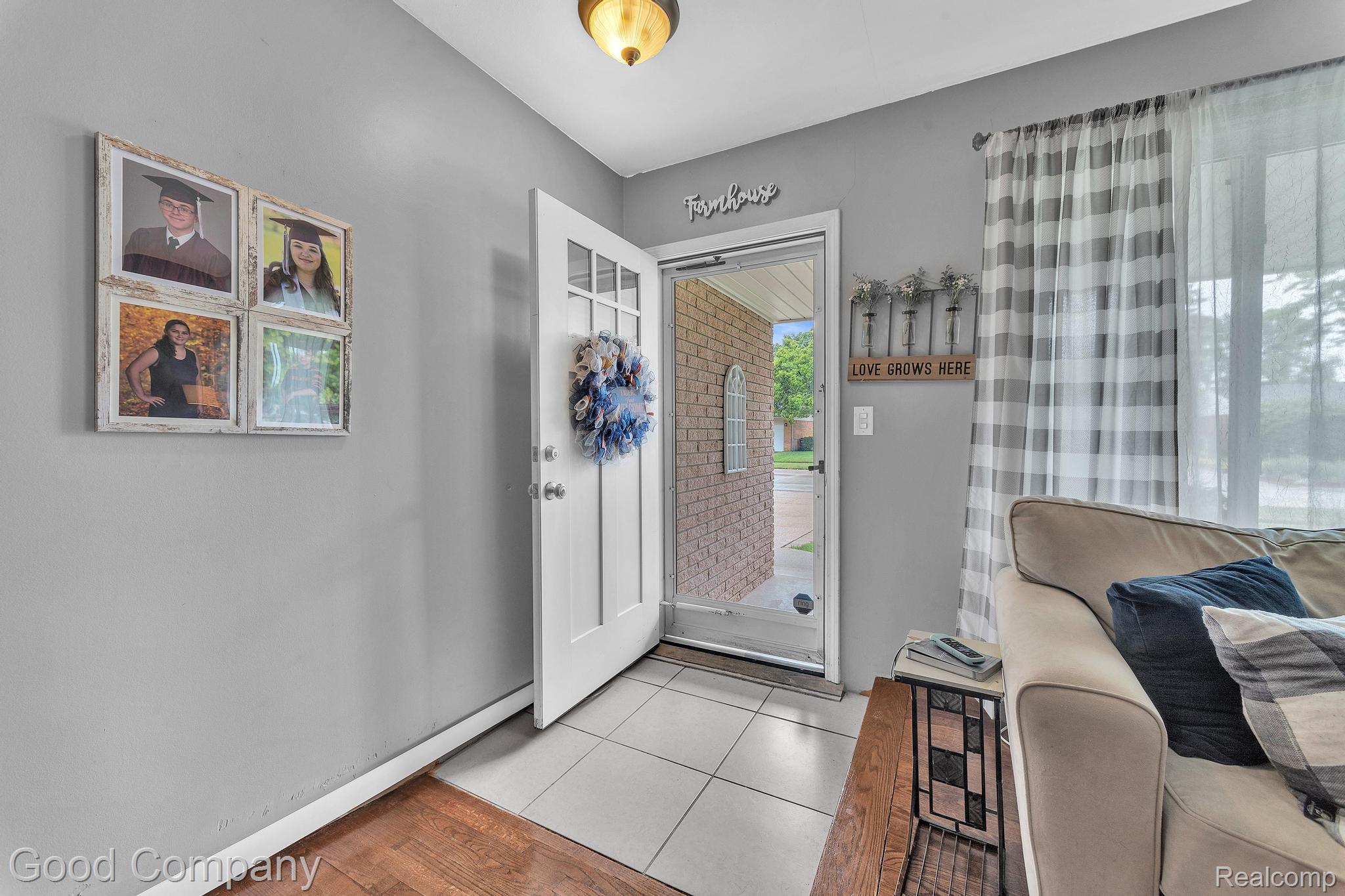 8502 Leslie Drive