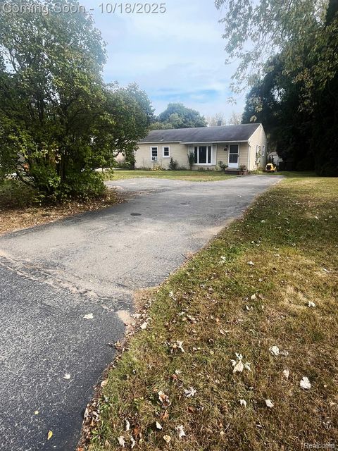 853 Merritt Avenue Orion Charter Township MI 48362