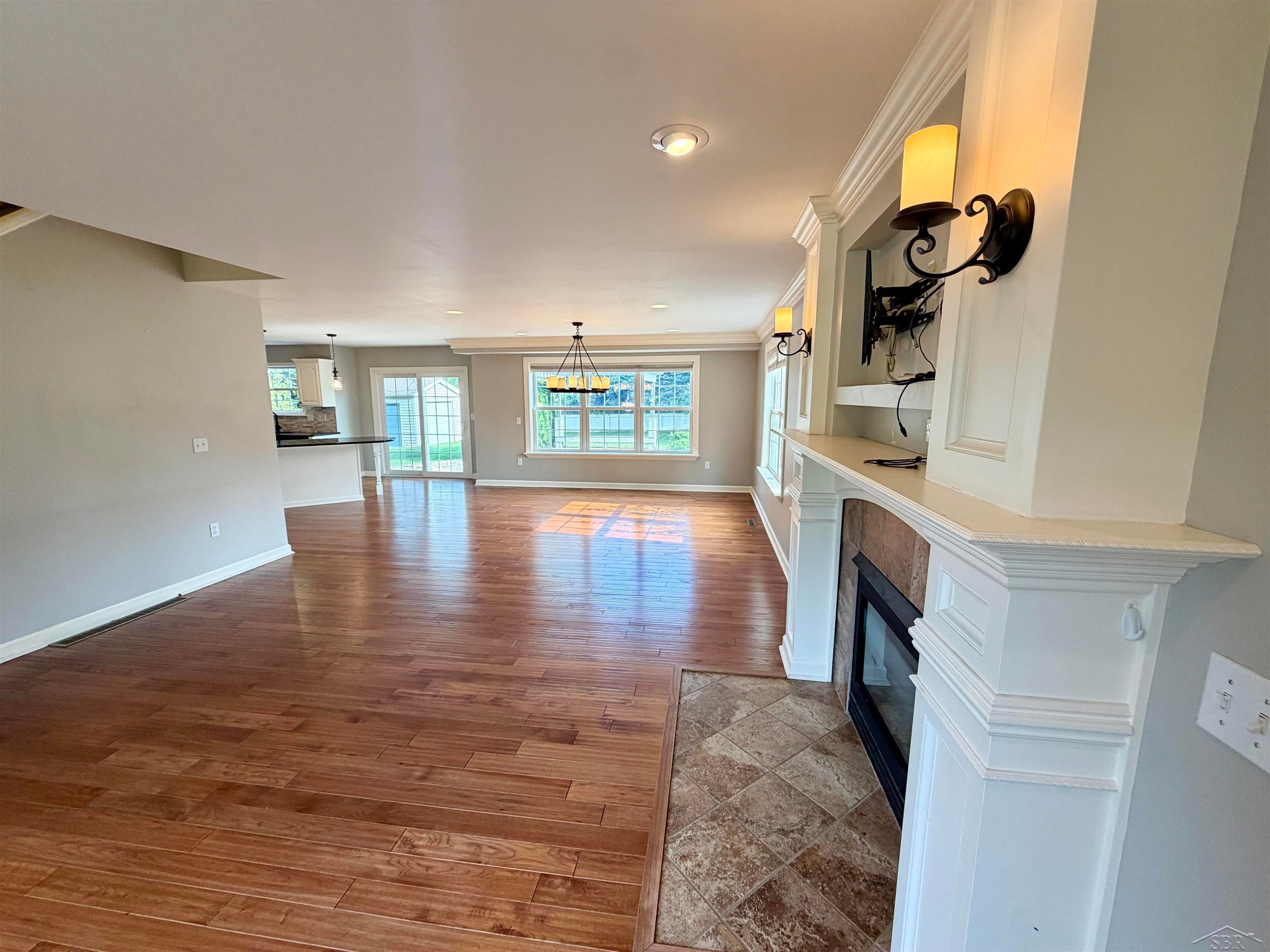 8876 Valleyview Court
