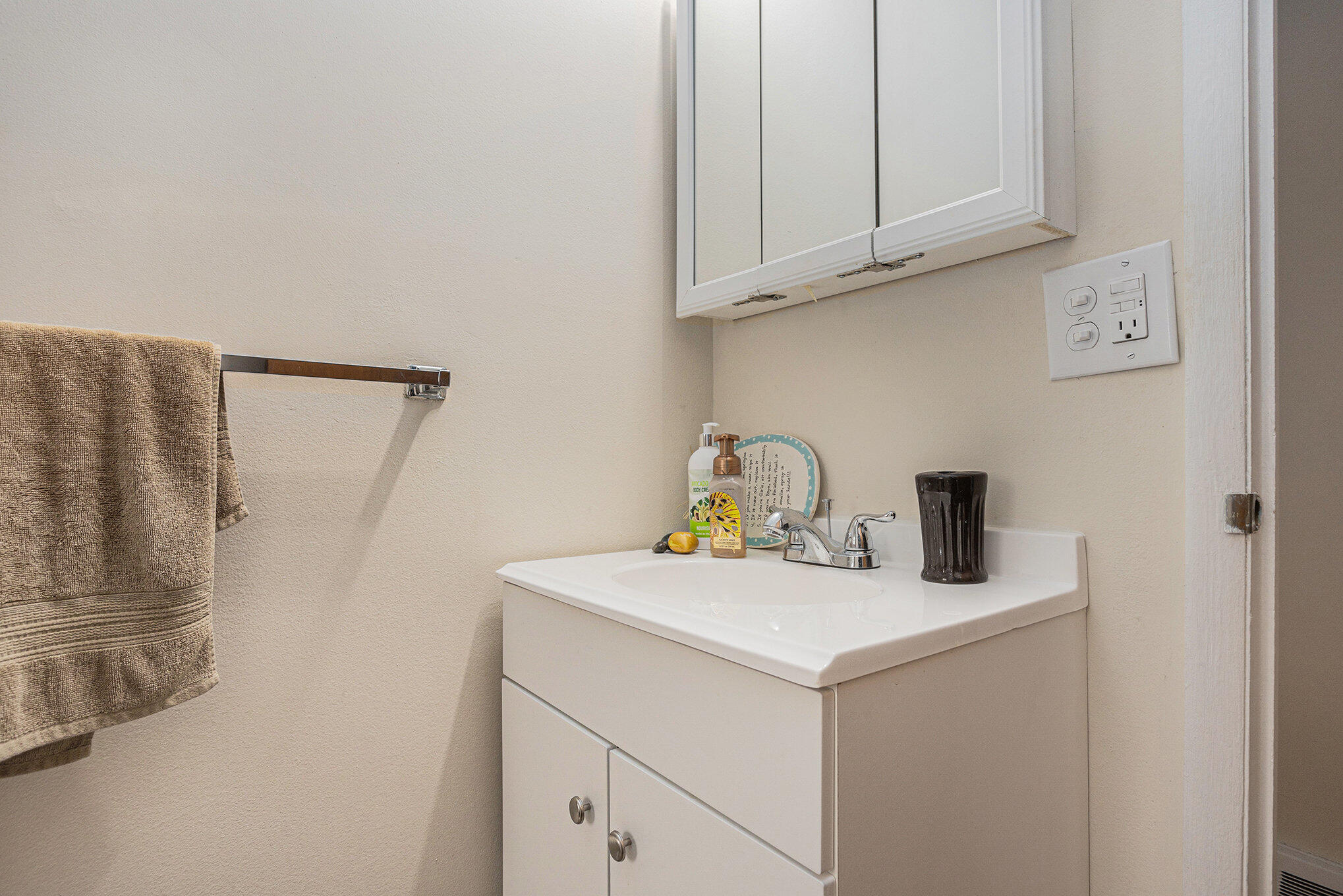 Portage City, Michigan 49024, United States, 3 Bedrooms Bedrooms, ,3 BathroomsBathrooms,Residential,Active,194338