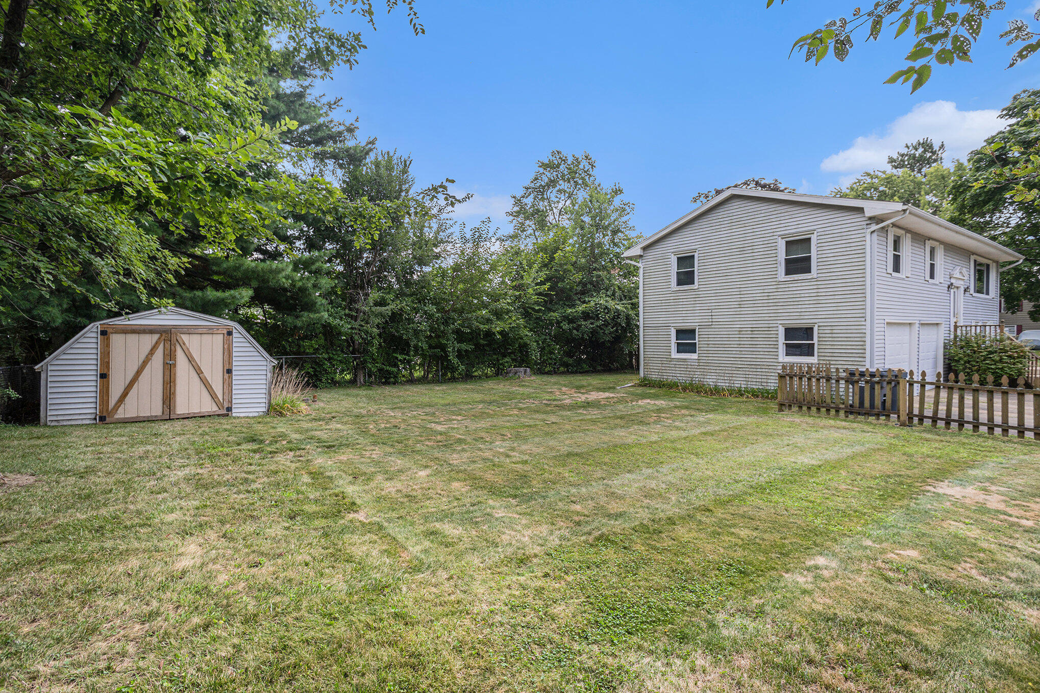 Portage City, Michigan 49024, United States, 3 Bedrooms Bedrooms, ,3 BathroomsBathrooms,Residential,Active,194338