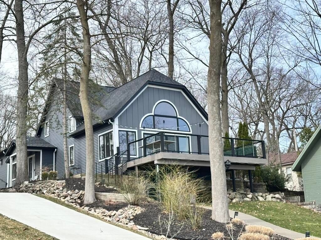 listing image 0
