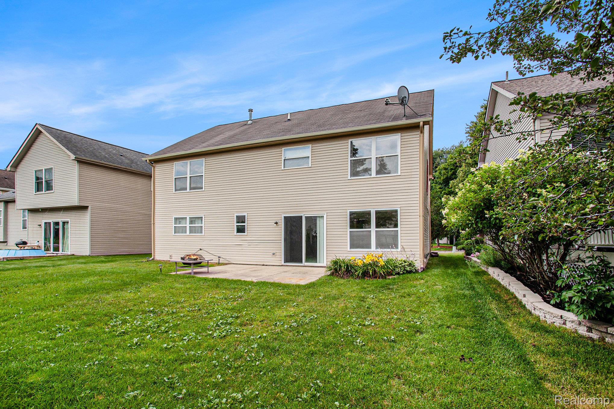 Lake Orion Village, Michigan 48360, United States, 4 Bedrooms Bedrooms, ,3 BathroomsBathrooms,Residential,Coming Soon,177610