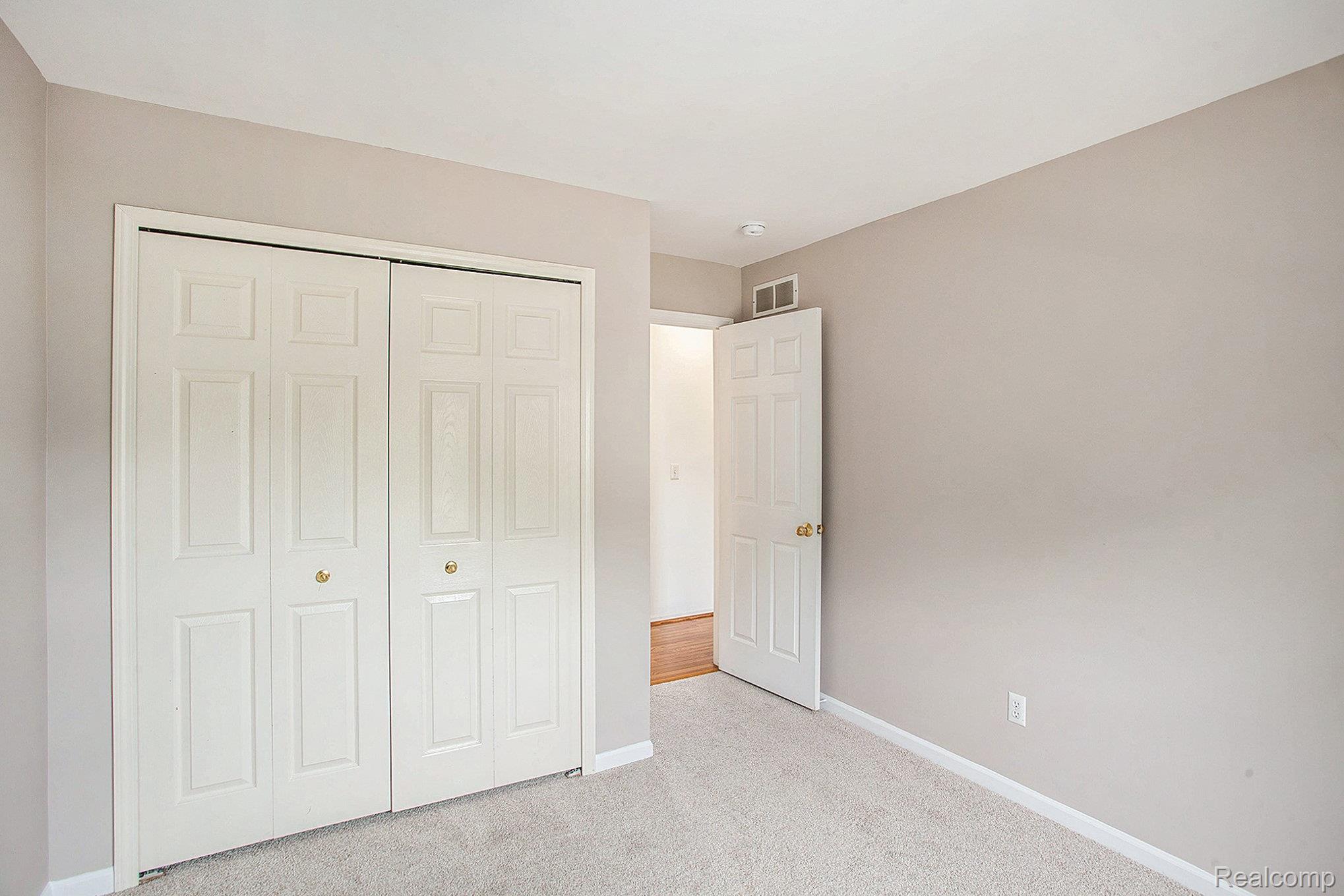 Lake Orion Village, Michigan 48360, United States, 4 Bedrooms Bedrooms, ,3 BathroomsBathrooms,Residential,Coming Soon,177610