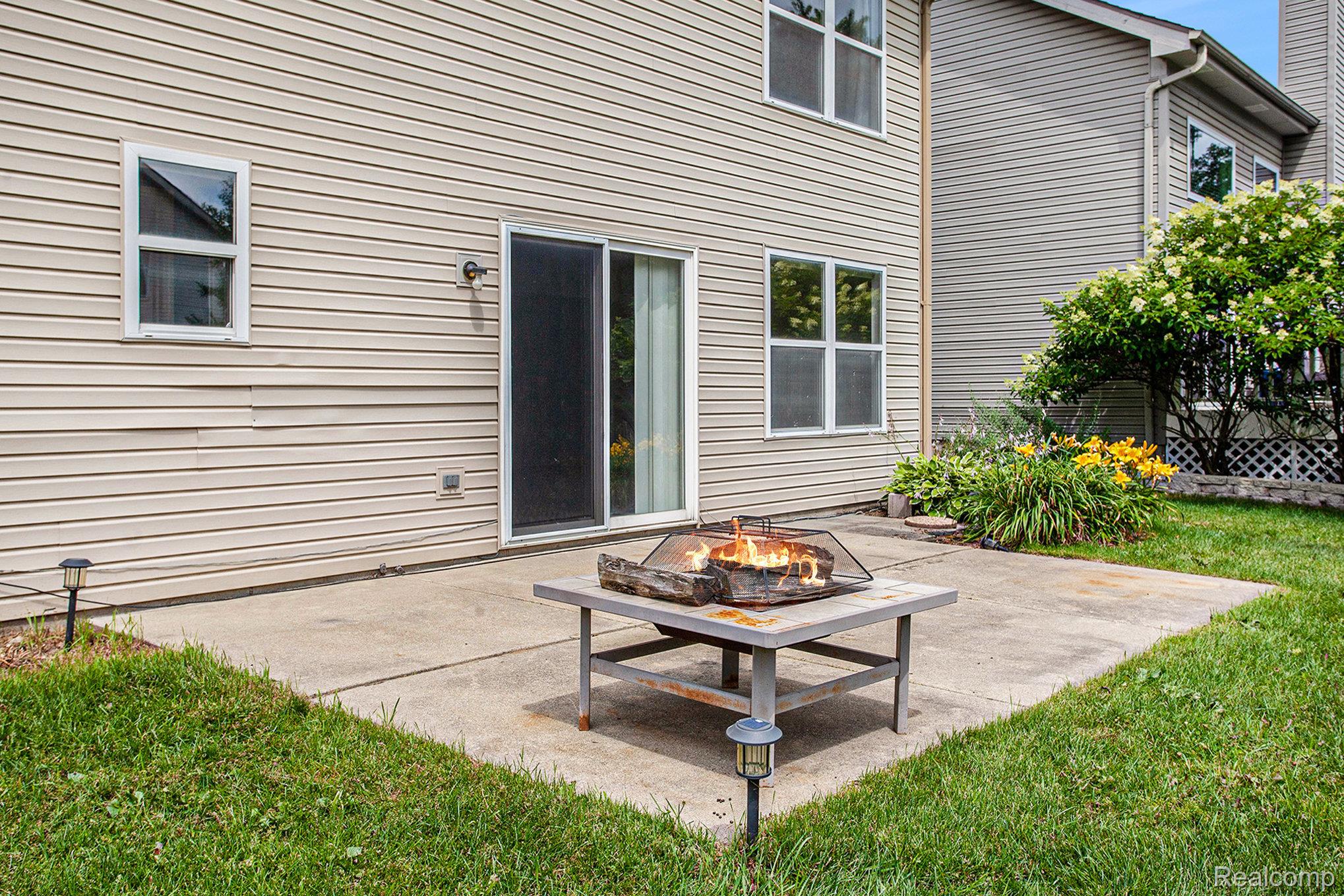 Lake Orion Village, Michigan 48360, United States, 4 Bedrooms Bedrooms, ,3 BathroomsBathrooms,Residential,Coming Soon,177610