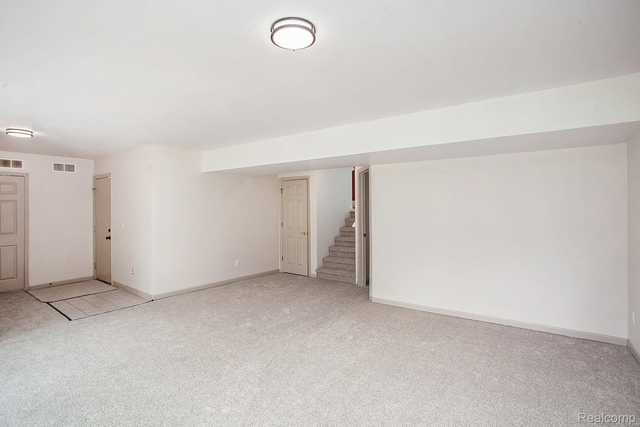 Lake Orion Village, Michigan 48360, United States, 4 Bedrooms Bedrooms, ,3 BathroomsBathrooms,Residential,Coming Soon,177610