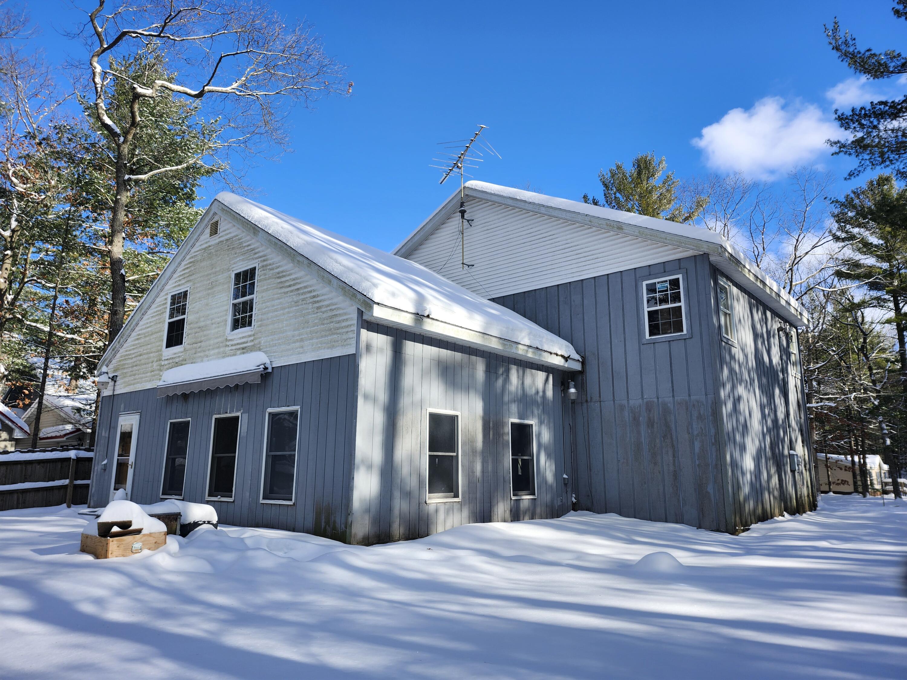 6395 S Lakeshore Drive