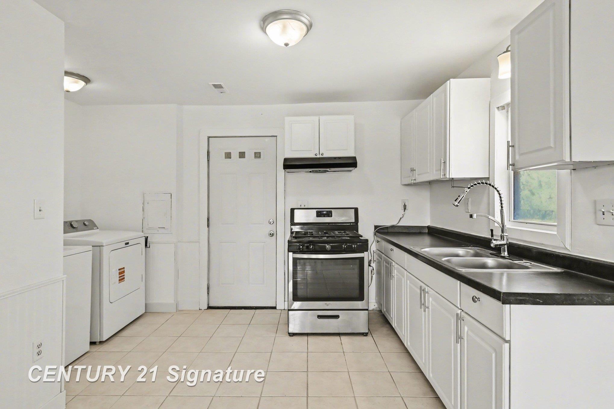 1203 Warwick Drive