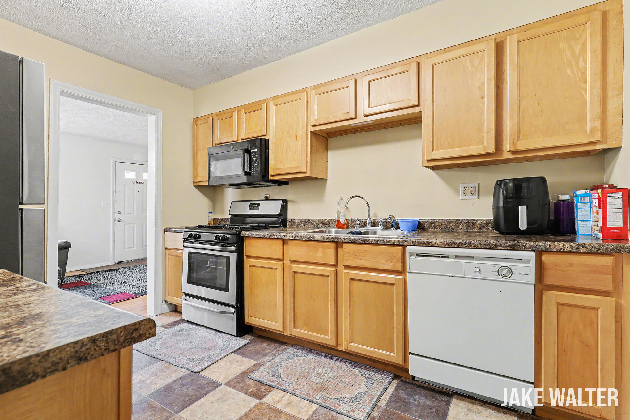 3220 Hillcroft Avenue SW