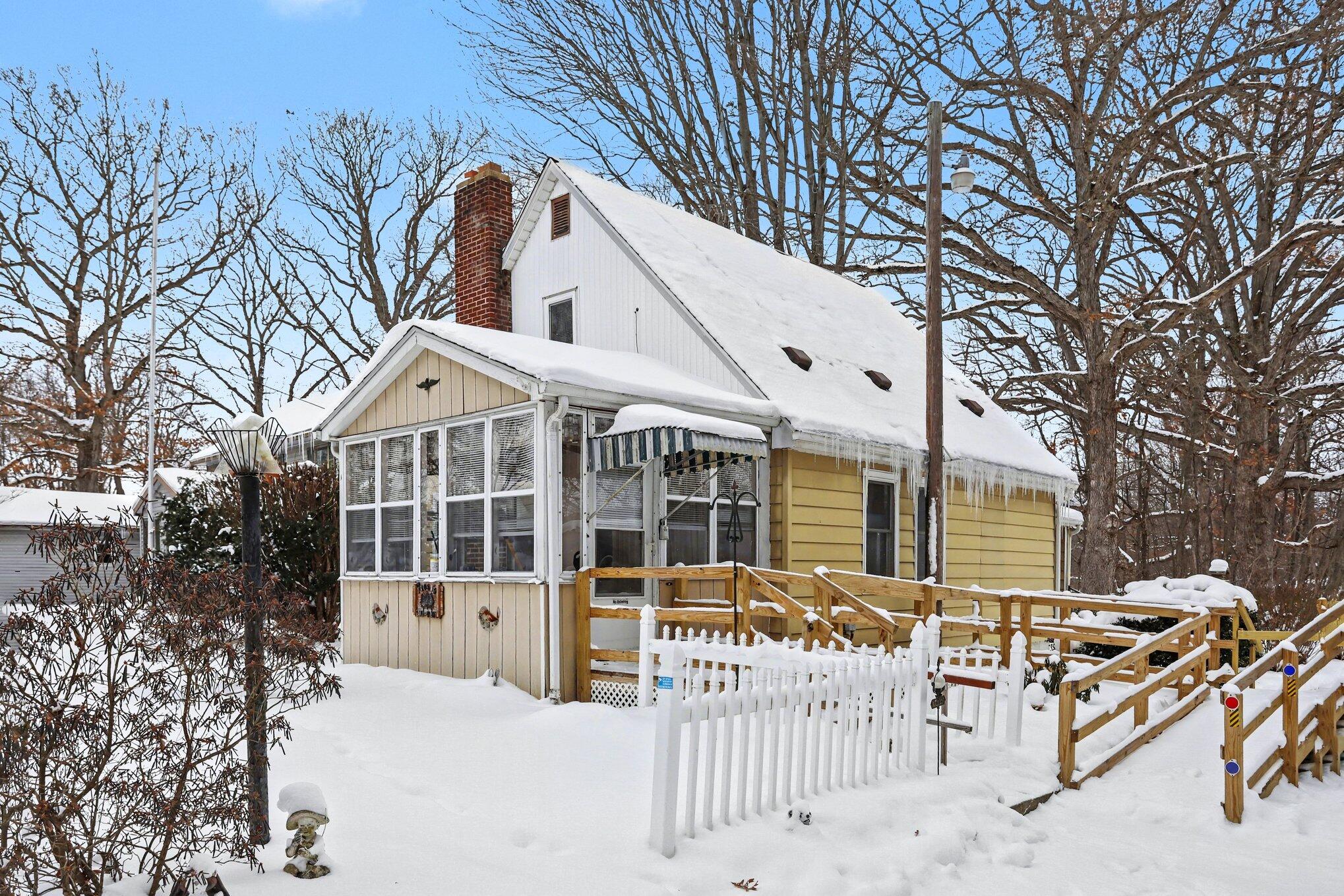 825 Graham Lake Terrace