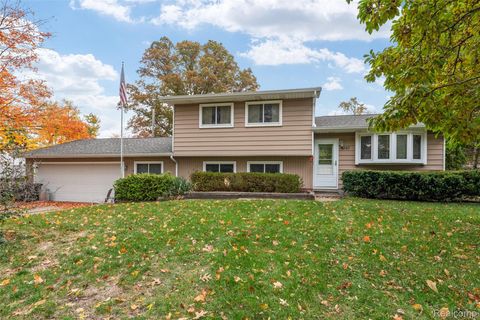 4245 Bunker Avenue West Bloomfield Charter Township MI 48323