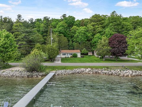 7510 Crystal Drive Benzonia Township MI 49616
