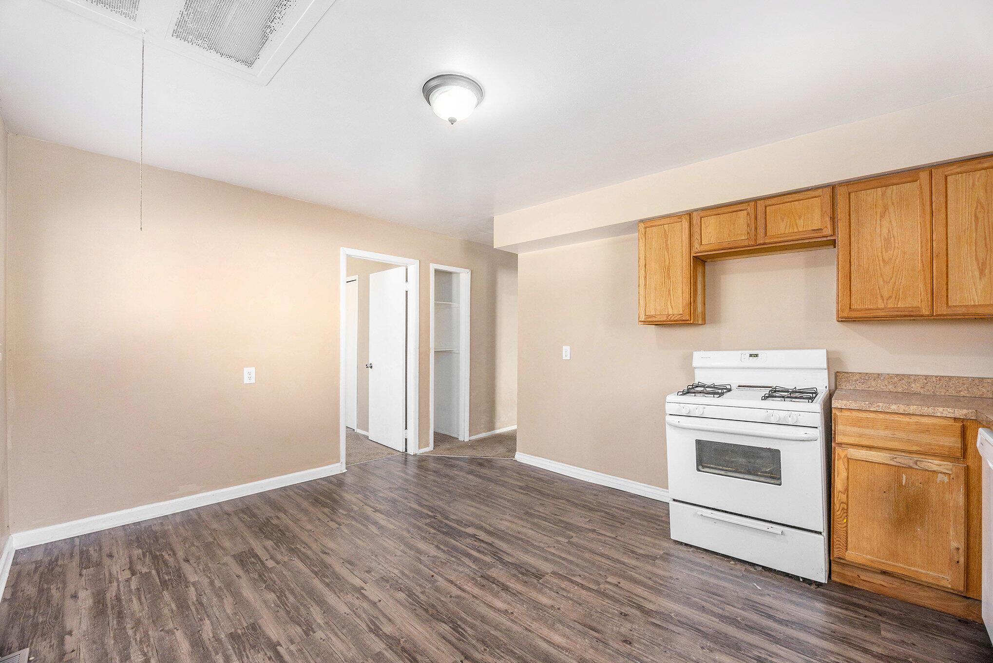 33505 Meldrum Street