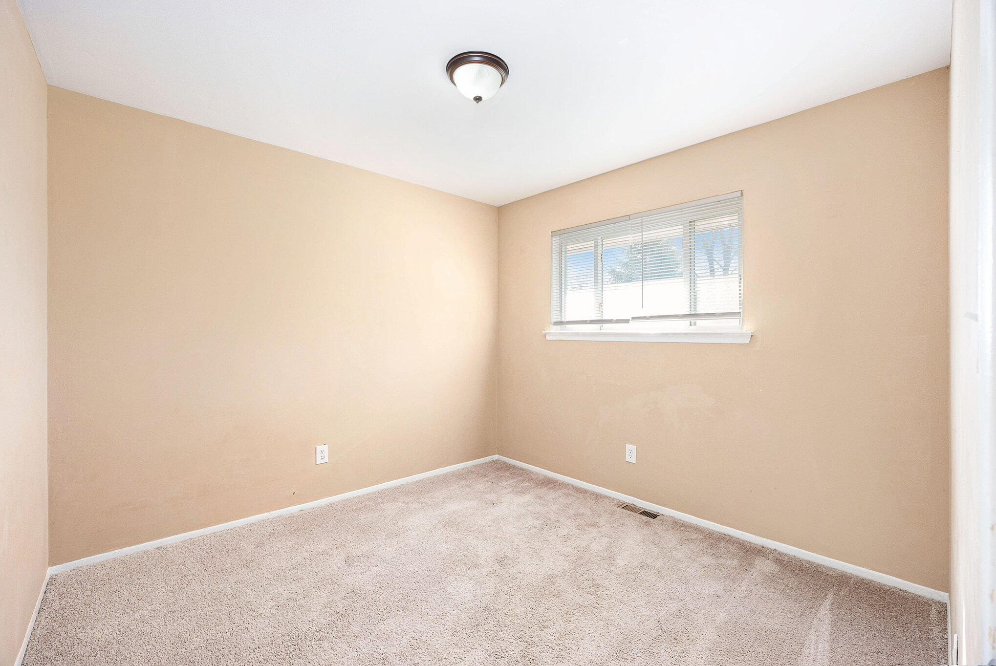 33505 Meldrum Street