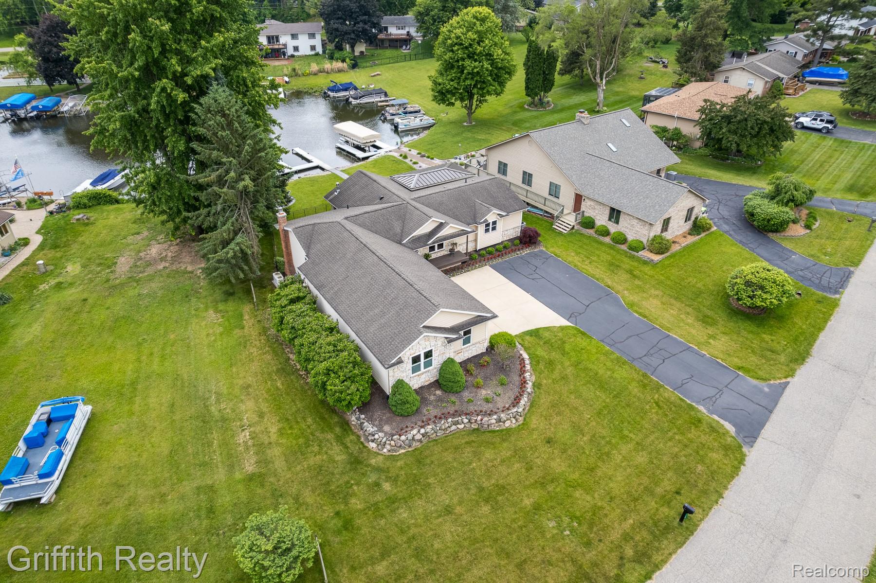 1158 Camelot Drive