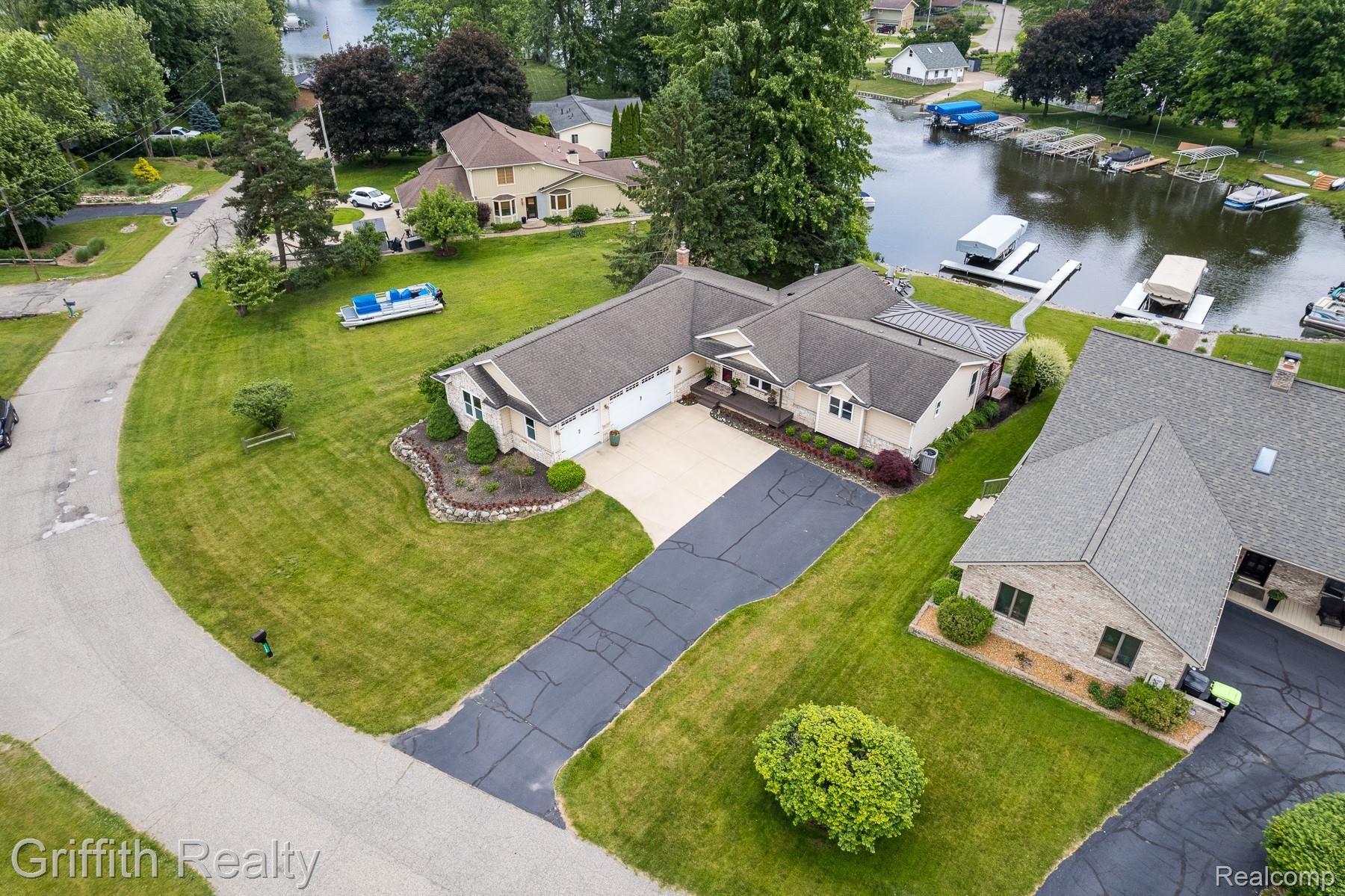1158 Camelot Drive