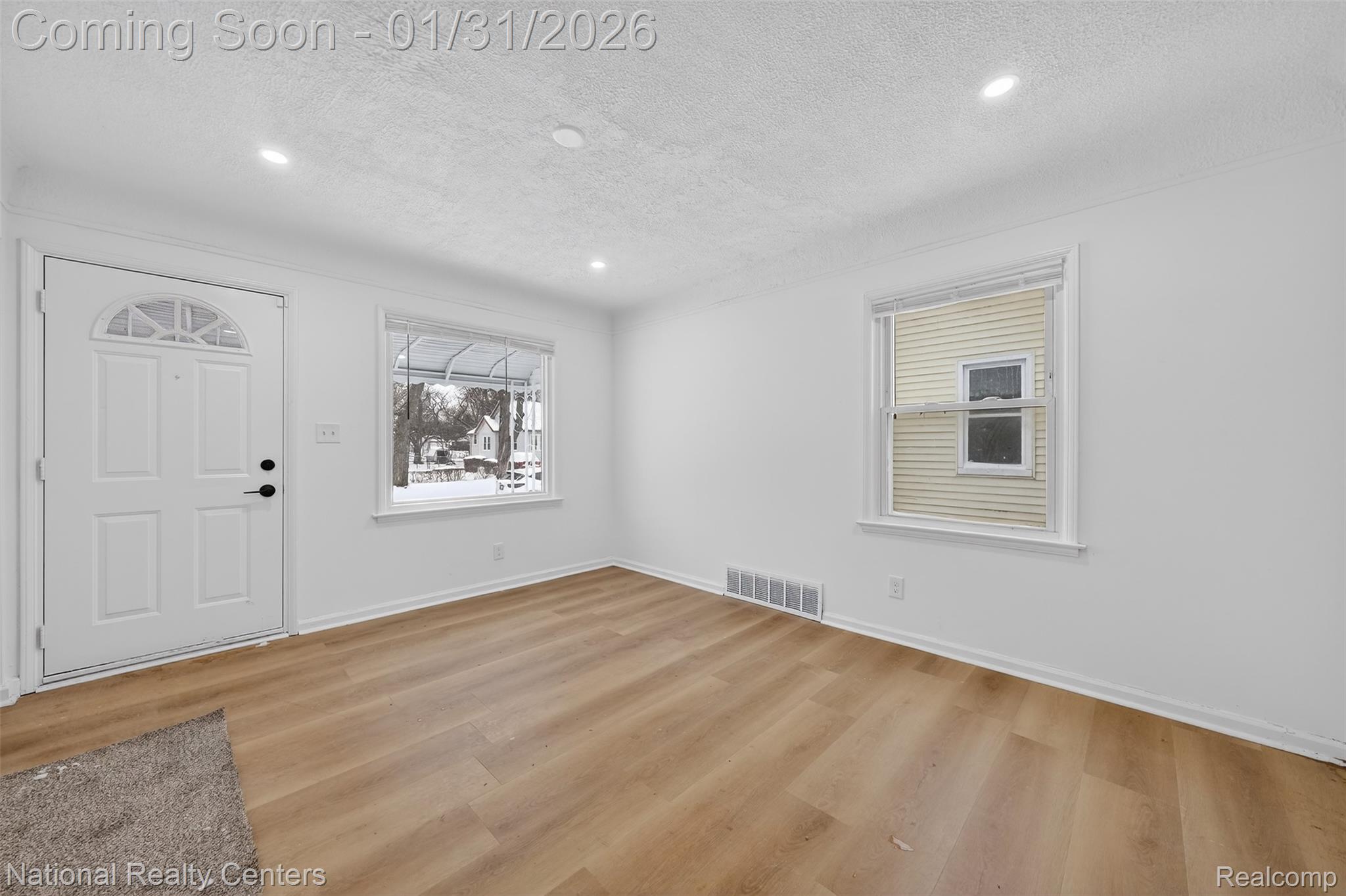 594 E Mansfield Avenue