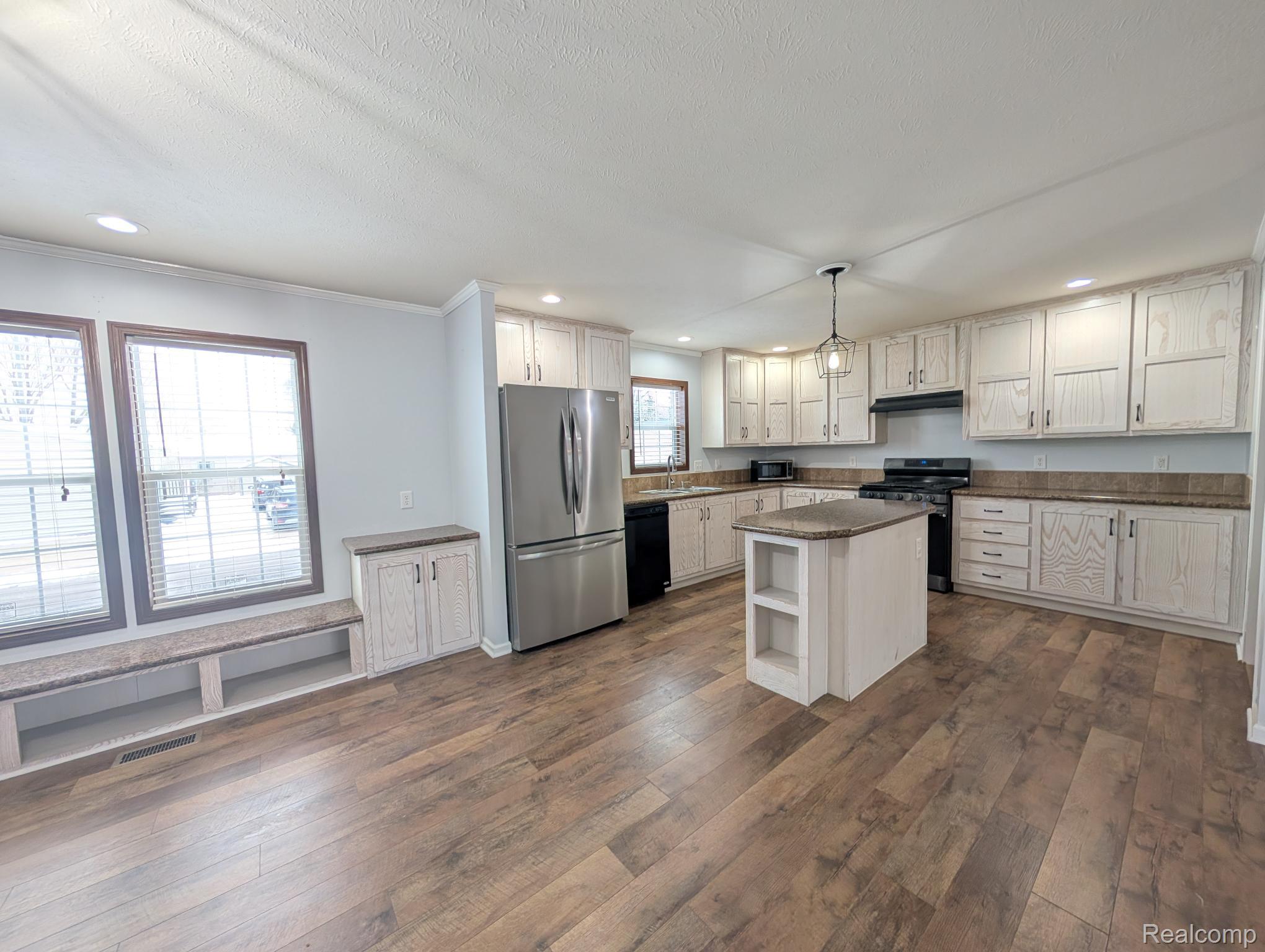 11045 Woodland Ridge Court