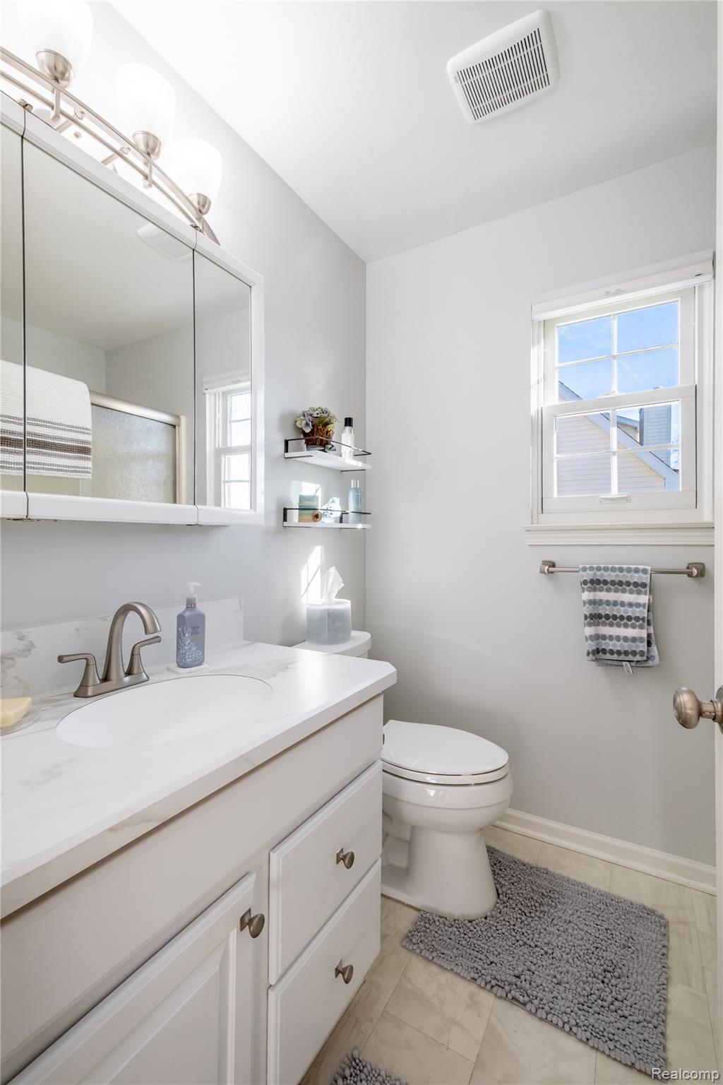 Linden, Michigan 48451, United States, 3 Bedrooms Bedrooms, ,2 BathroomsBathrooms,Residential,Pending,246697