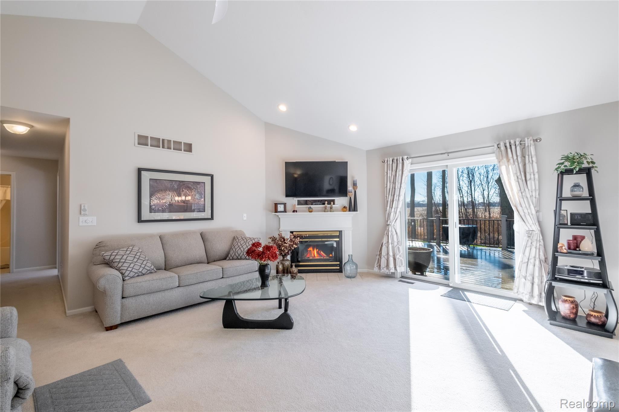 Linden, Michigan 48451, United States, 3 Bedrooms Bedrooms, ,2 BathroomsBathrooms,Residential,Pending,246697