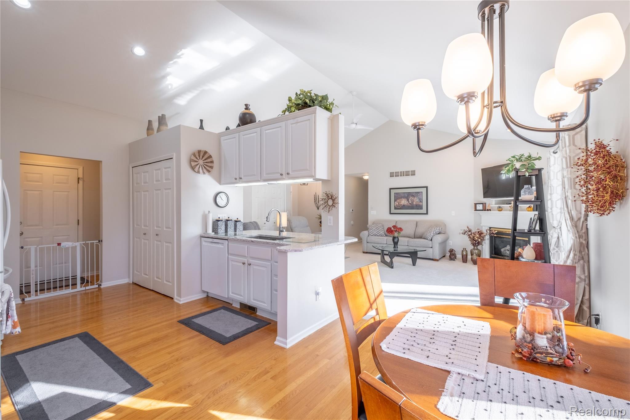 Linden, Michigan 48451, United States, 3 Bedrooms Bedrooms, ,2 BathroomsBathrooms,Residential,Pending,246697