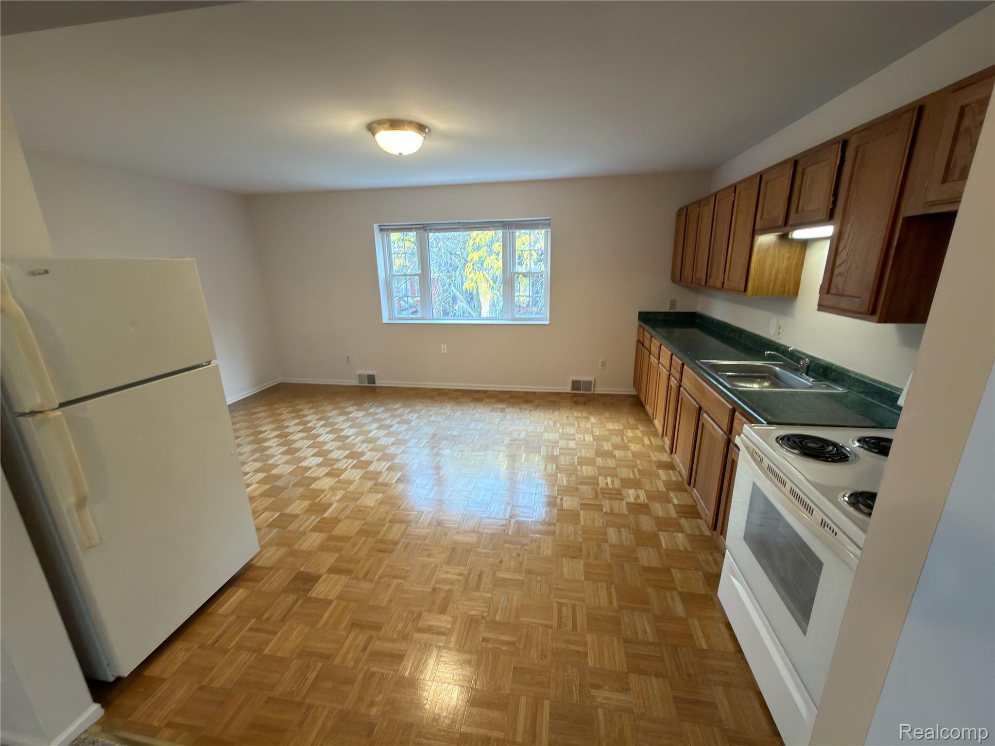 846 Beaconsfield Unit 3 Avenue