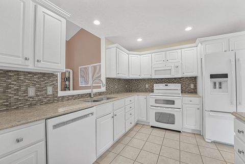 Tiny photo for 2854 E Crown Drive, Garfield Charter Township, MI 49685 (MLS # 78080066574)