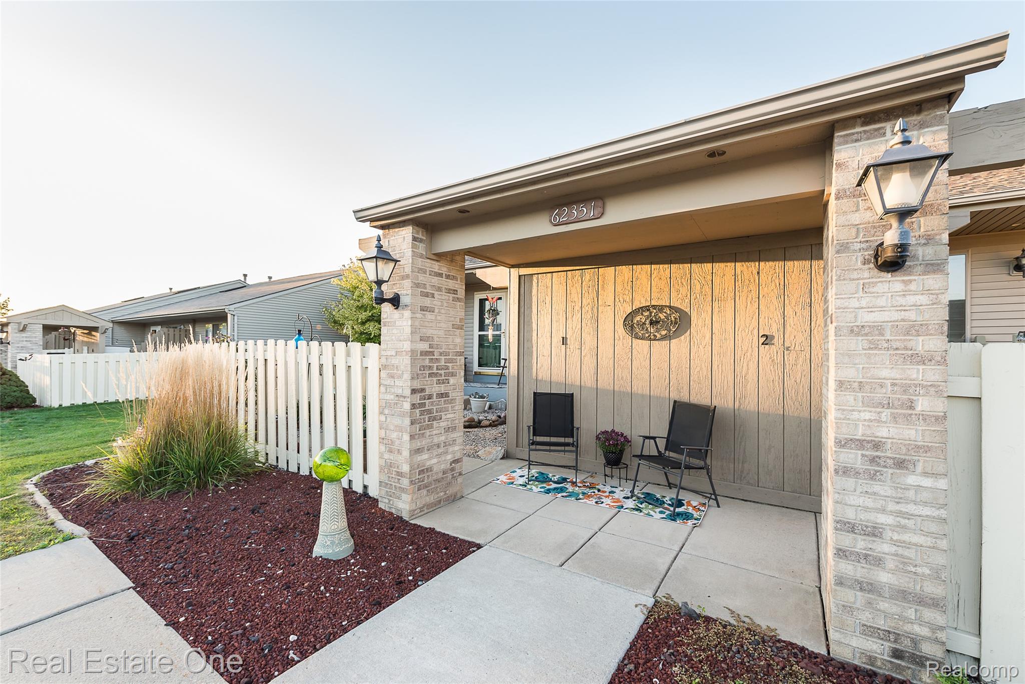 62351 ARLINGTON Circle 1