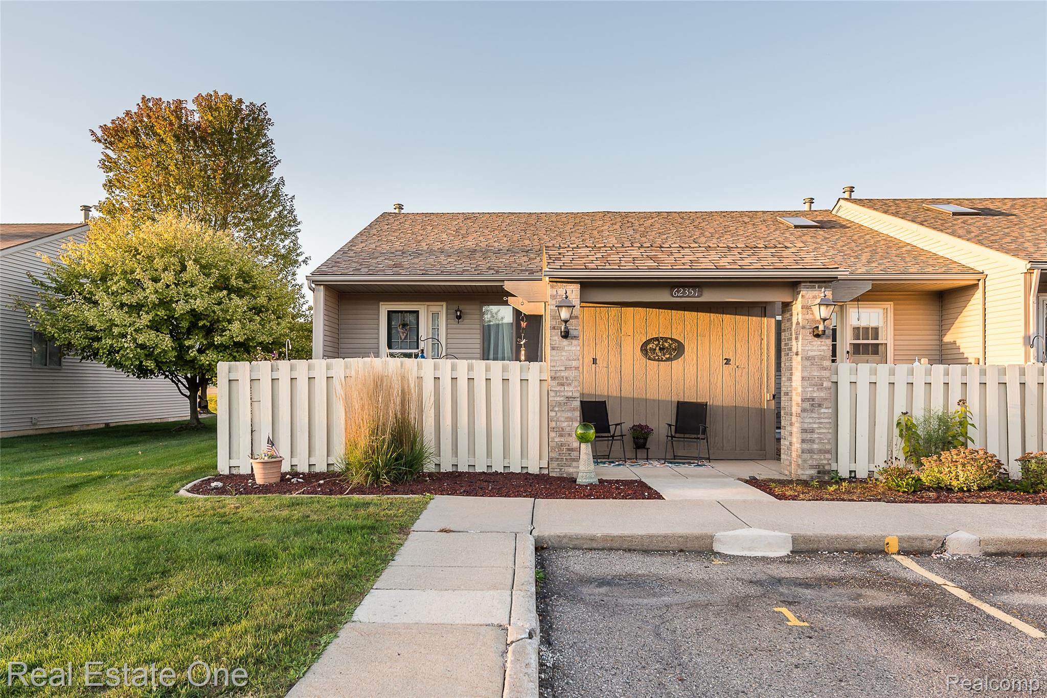 62351 ARLINGTON Circle 1