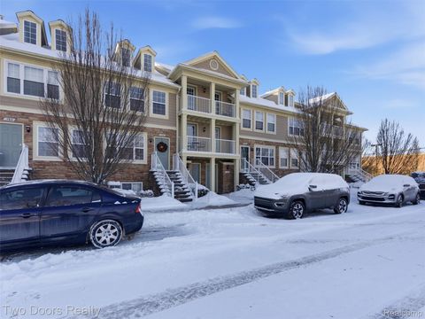 148 Saber Way Lake Orion Village MI 48362