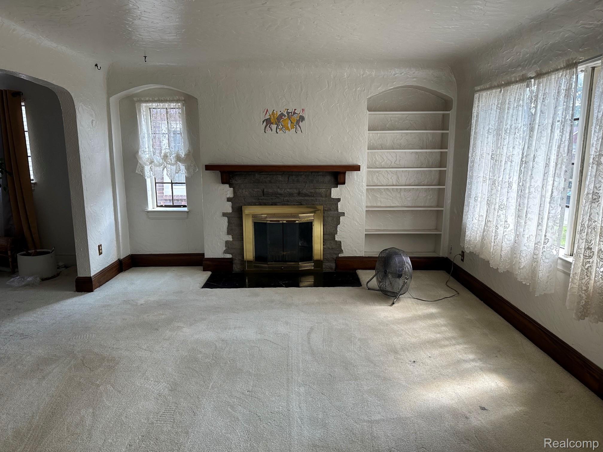 386 Piper Boulevard