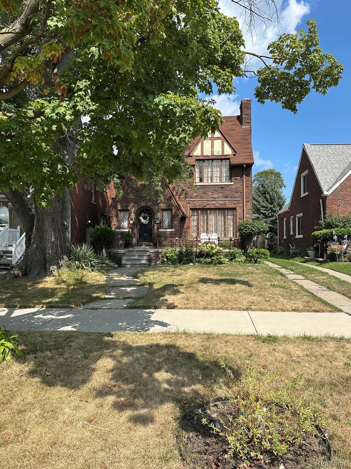 386 Piper Boulevard