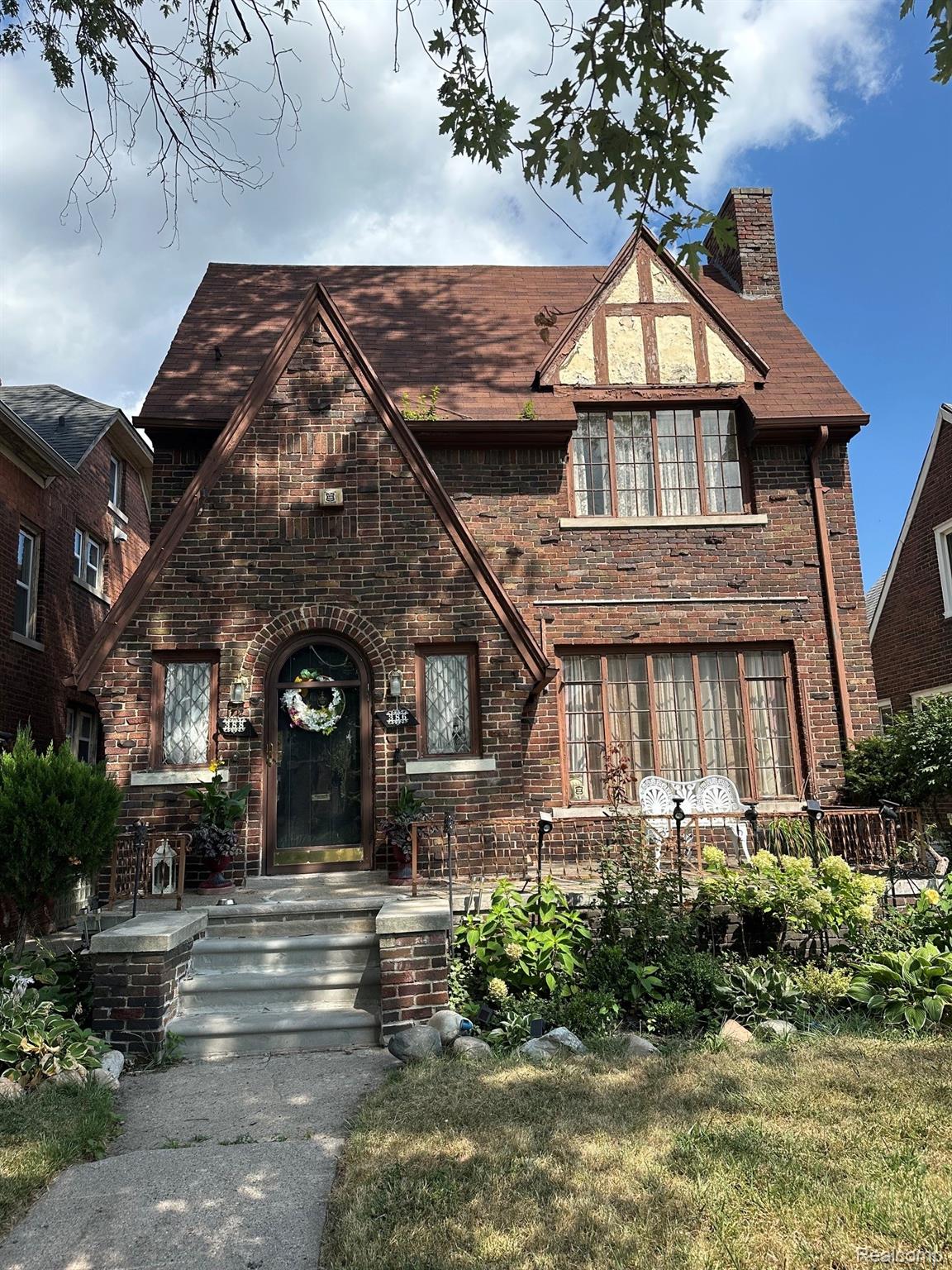 386 Piper Boulevard