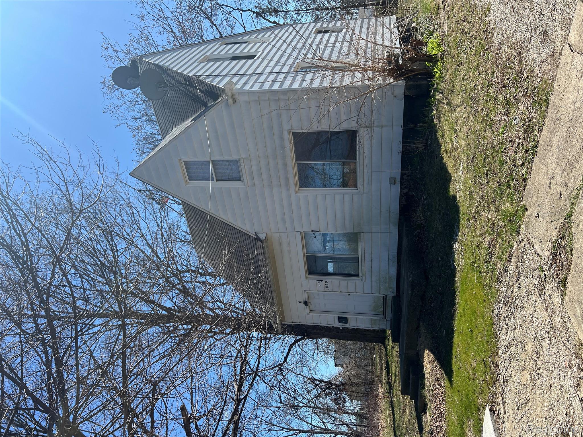 1039 Markham Street