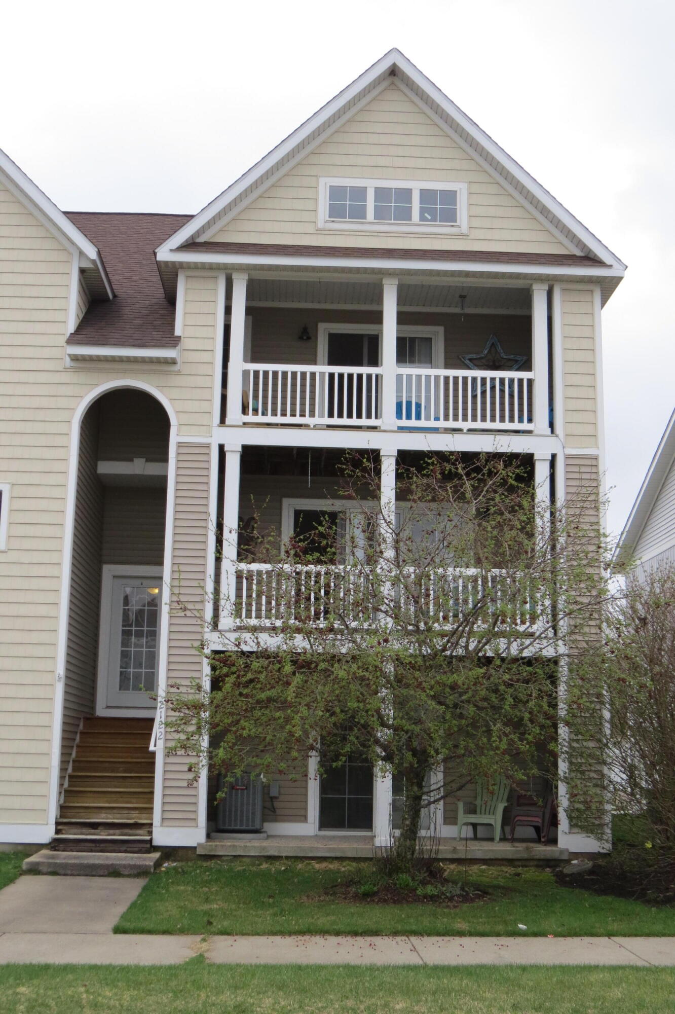 2122 Sherwood Avenue