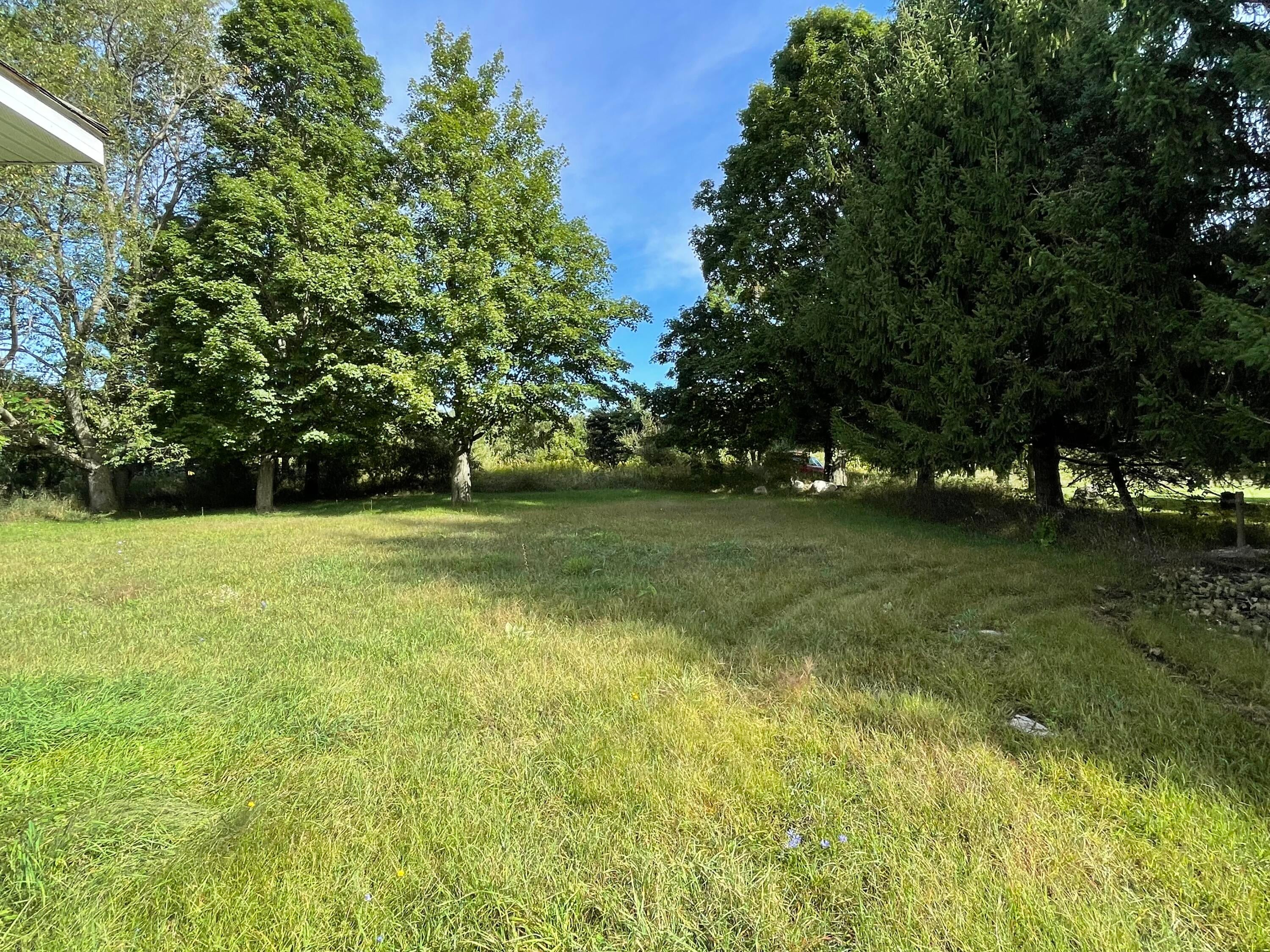 66 W Woodrow Road