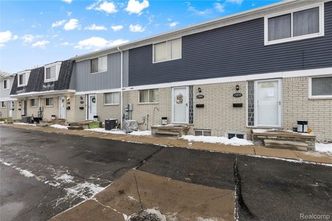 15846 W 11 Mile Road 27 Southfield City MI 48076