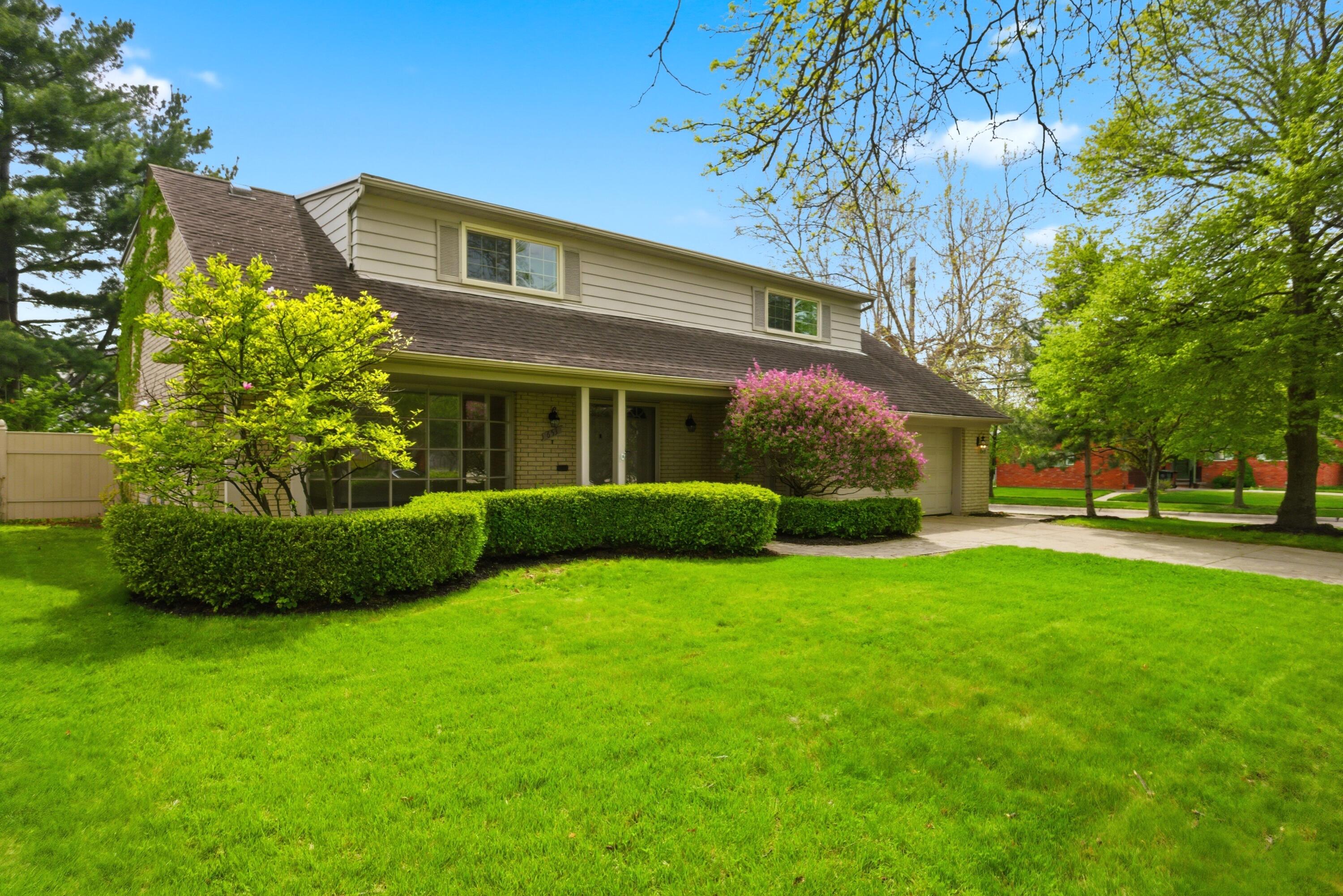 653 Perrien Place