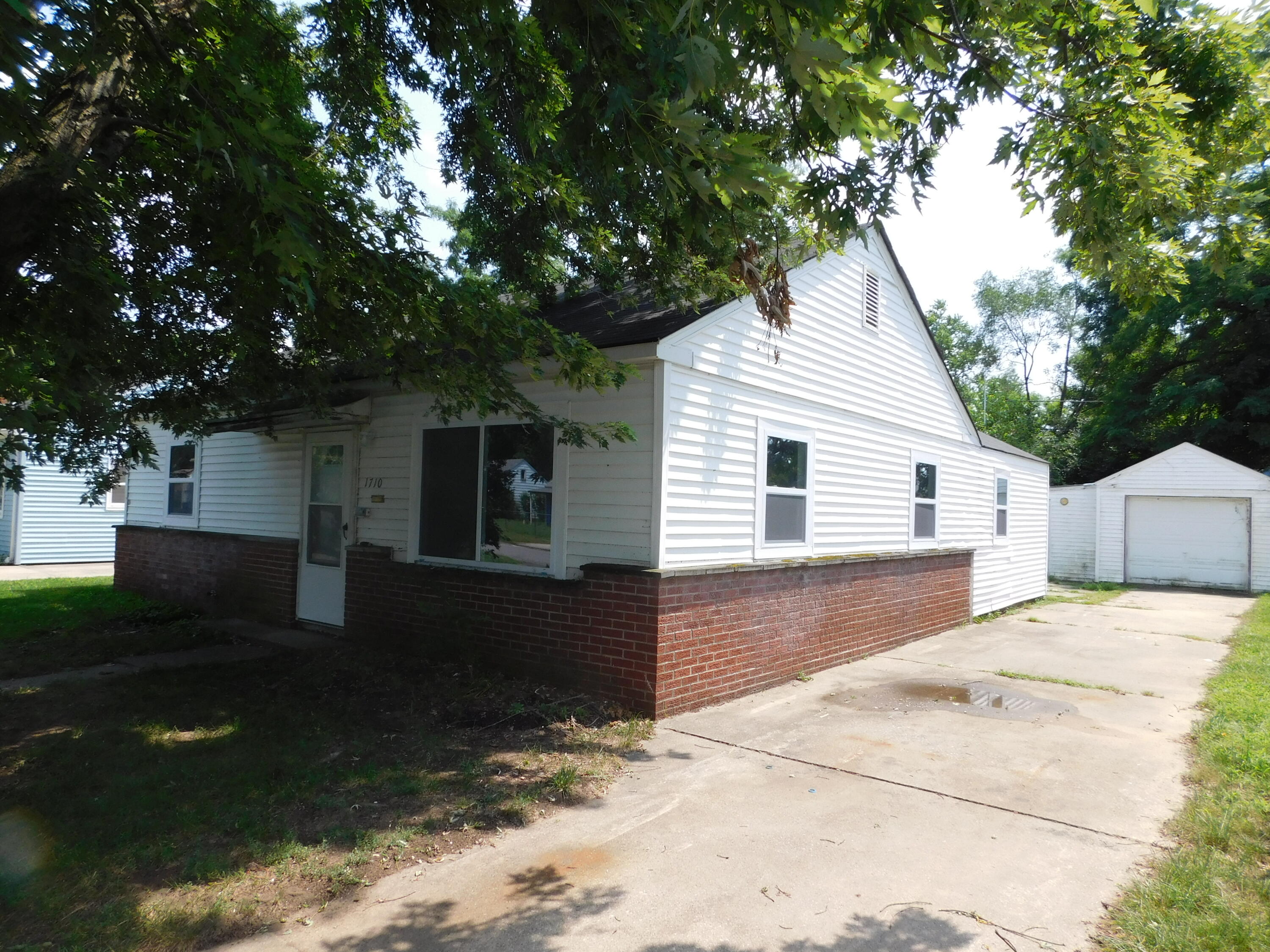 1710 Cass Street