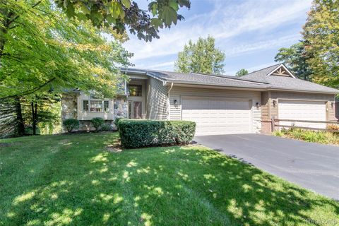 840 Heatheridge Court Brighton City MI 48116