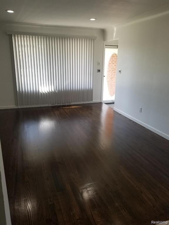 18203 Mott