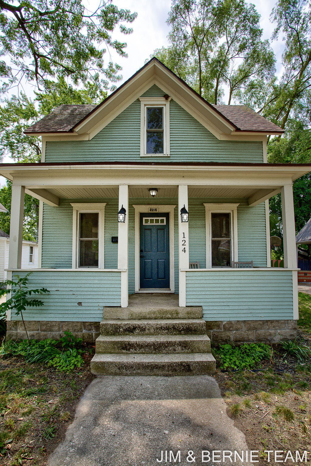 124 E 17th Street